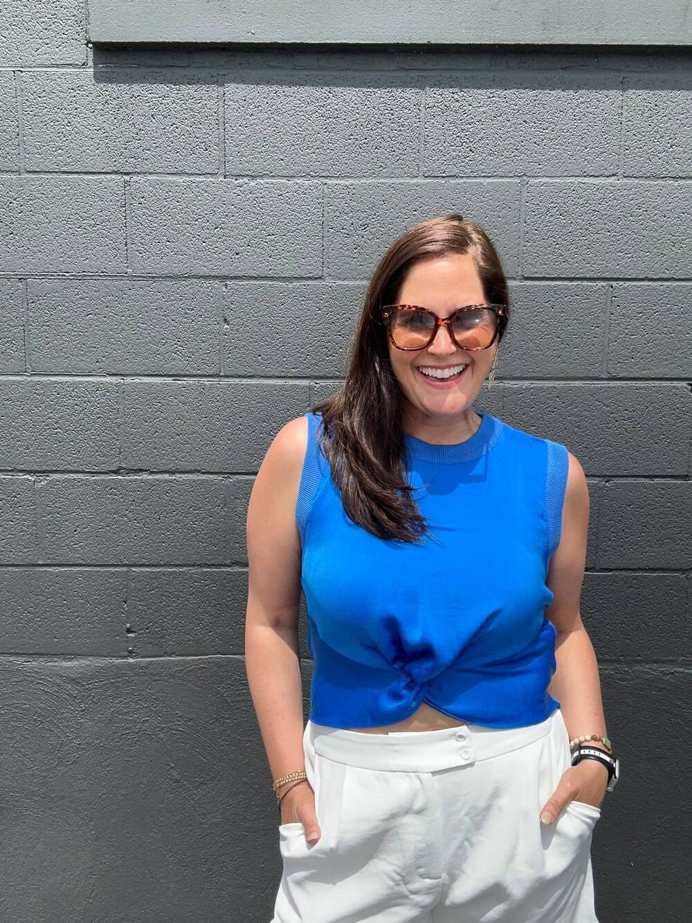 NEW SKIES ARE BLUE mia sleeveless twist front top in blue